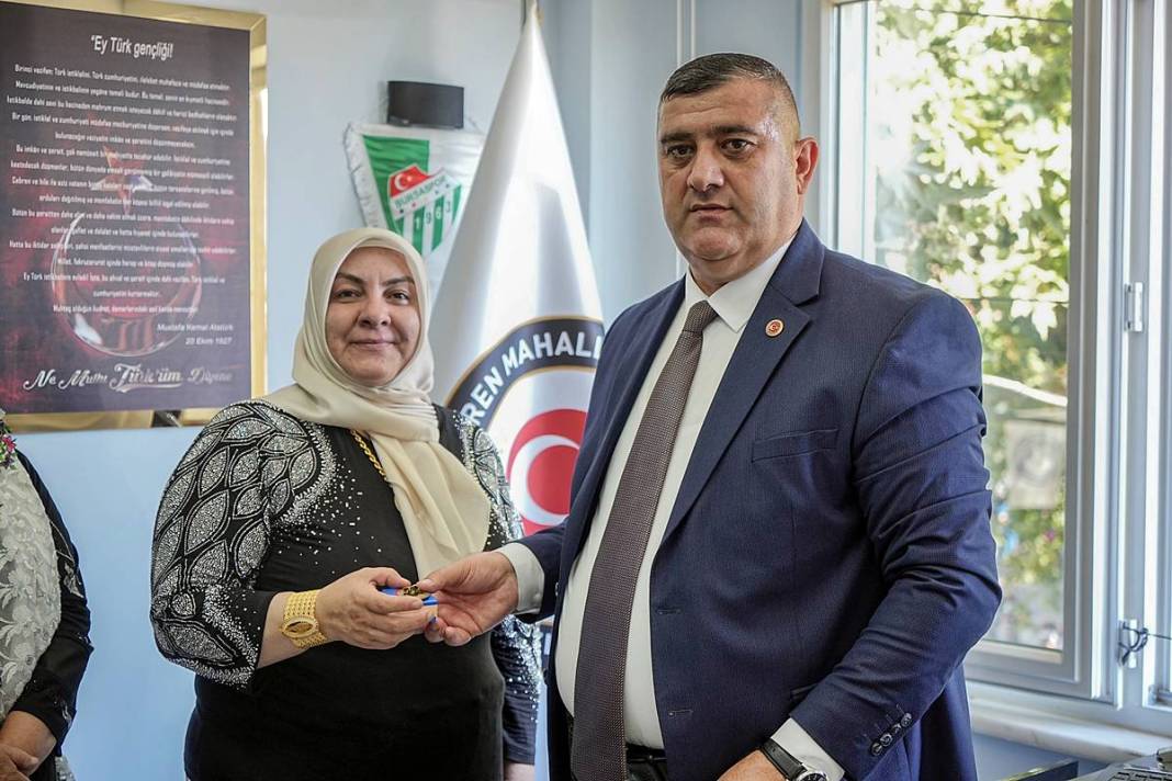 Erkeklere sokağa çıkma yasağı: Kadınlar yönetimi ele geçirdi! Kahvehaneler bile onlara emanet 10